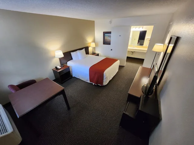 غرفة بسرير كوين، Budget Motel 1/3