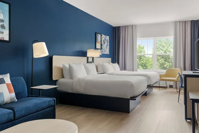 غرفة بسريرين كوين مع أريكة، Country Inn & Suites by Radisson, Gettysburg, PA 1/2