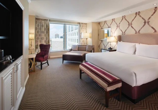غرفة بريميوم بسرير كينج بإطلالة على النهر، Harrah's New Orleans - A Caesars Rewards Destination 1/5