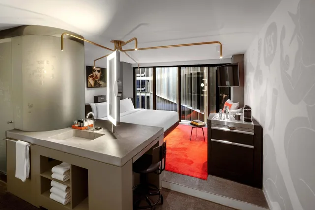 Room, King Bed, with View, W Amsterdam 4/4