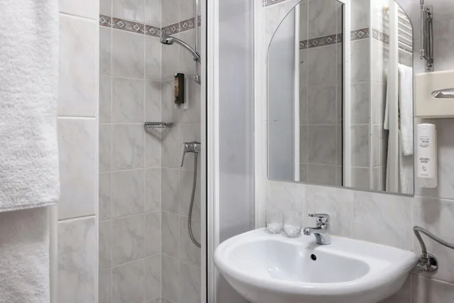 Room, Double Bed, Lake Side, Balcony، Hotel Kompas 4/4