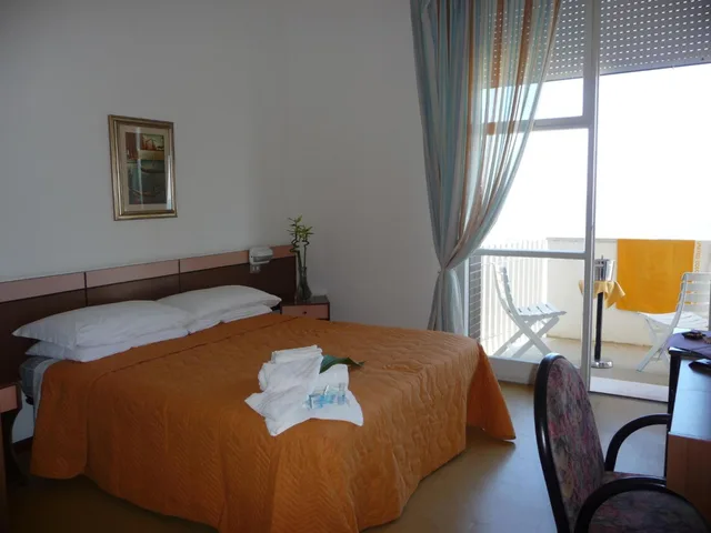غرفة قياسية بسرير مزدوج أو سريرين منفصلين، Hotel Suprem 3/8