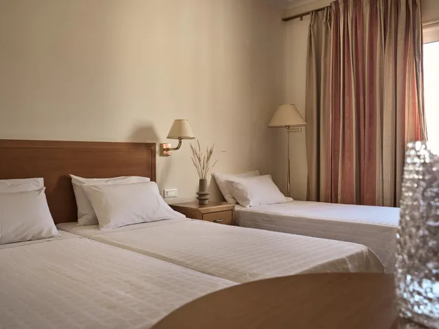 غرفة كلاسيكية بسرير مزدوج أو سريرين منفصلين بإطلالة على المدينة، Strada Marina 1/3