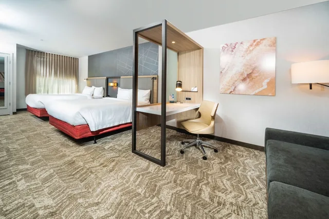 جناح بسريرين كوين مع سرير سحّاب إضافي، SpringHill Suites by Marriott Kenosha 5/10