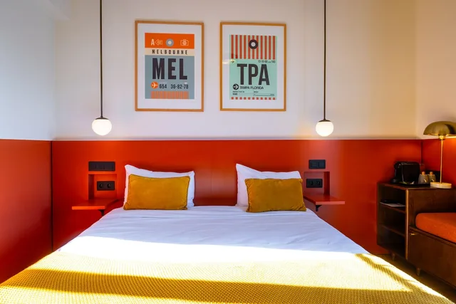 Room, Double Bed, The People Paris Nation 3/7