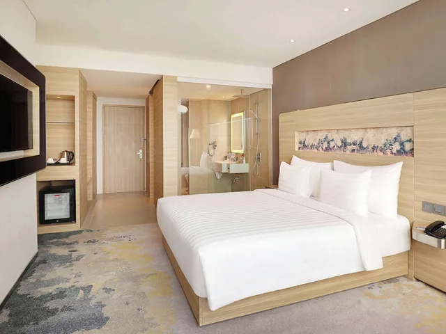 غرفة سوبيريور بسرير كينج، Novotel Samator Surabaya Timur 2/5