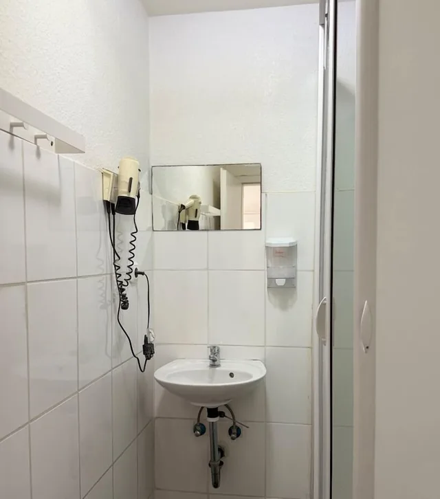 غرفة ديلوكس ثلاثية بثلاثة أسرّة بحمام خاص، Hotel Garni Emir 3/3