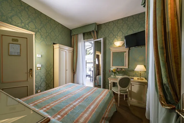 غرفة قياسية بسرير كوين، Hotel Villa Delle Palme 6/10
