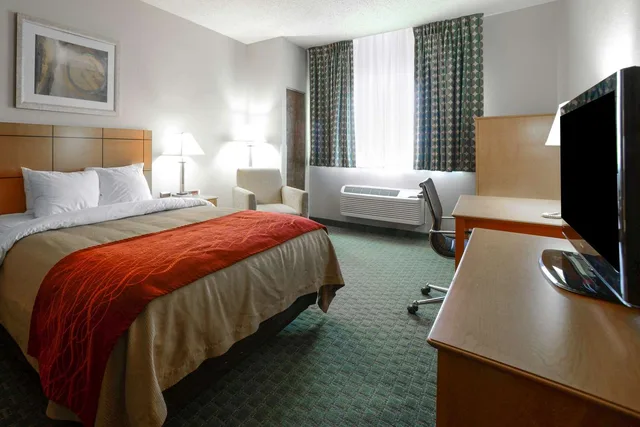غرفة بسرير كوين لذوي الإعاقة، AmericInn by Wyndham Quincy 2/4