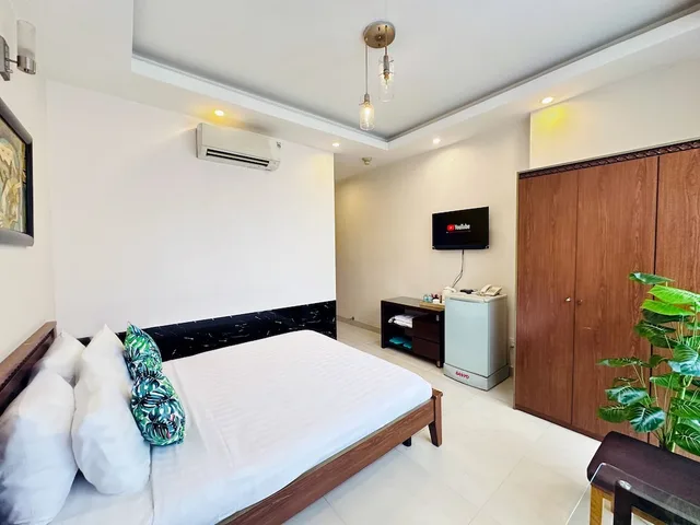 غرفة ديلوكس بسرير كوين بإطلالة على المدينة، Calmette Hotel 2/8