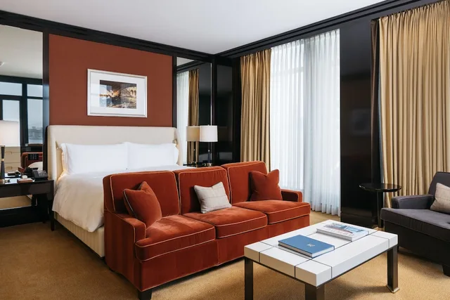Junior Suite, King Bed, City View, Casa Cipriani New York 7/10