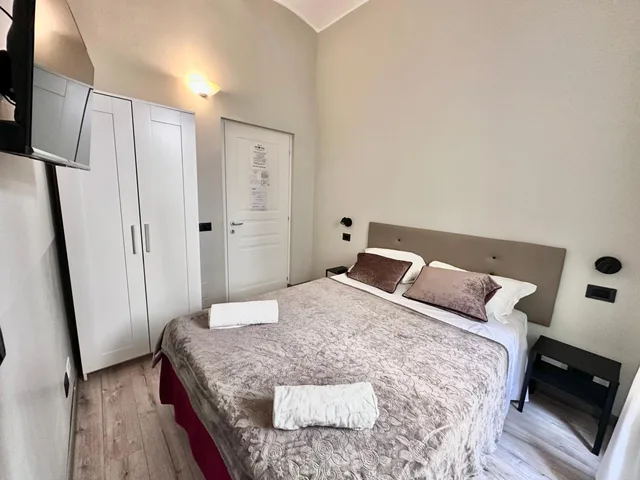 غرفة بسرير مزدوج، Roman Holidays Hostel 1/2