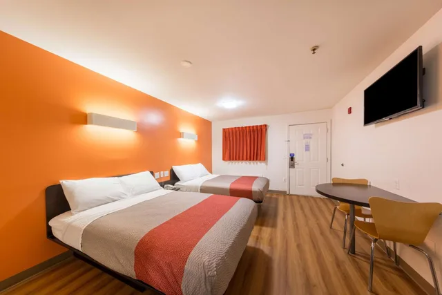 غرفة ديلوكس رباعية، Motel6 Greenville, SC 5/10