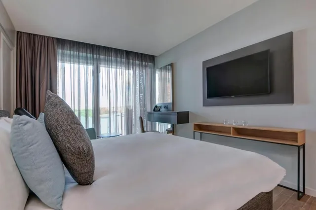 غرفة سوبيريور بسرير كينج، Land's End Boutique Hotel 2/3