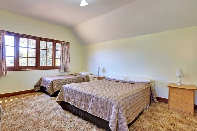 3 Bedrooms, Family, House, 6 Beds, 2 Queen Beds, Two Story، Riverfront Motel & Villas 4/9