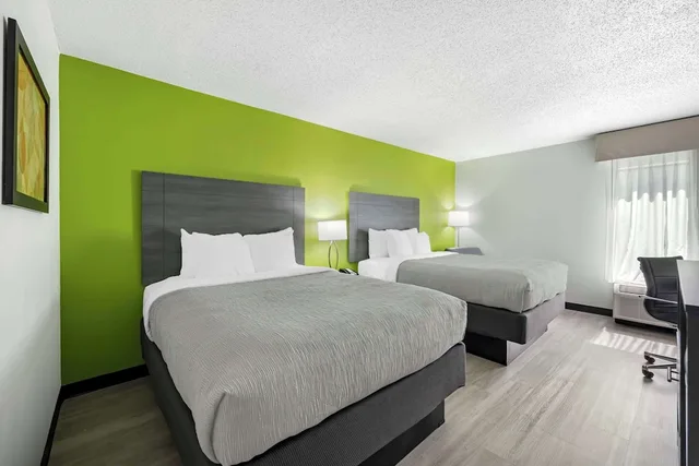 غرفة بسريرين كوين، Quality Inn Clarksville 3/9