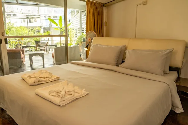 غرفة ديلوكس بسرير كينج بشرفة، Hostel 16 7/10