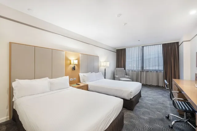 Superior, 2 Double Beds, Stamford Plaza Adelaide 2/8