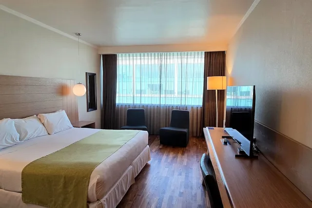 غرفة قياسية بسرير كينج، Wyndham Concepcion Pettra 2/10