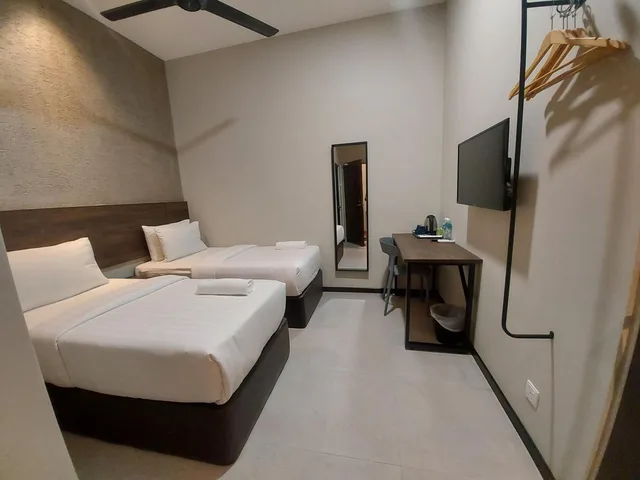 Room, Twin Beds, Miico Hotel Mount Austin 8/10