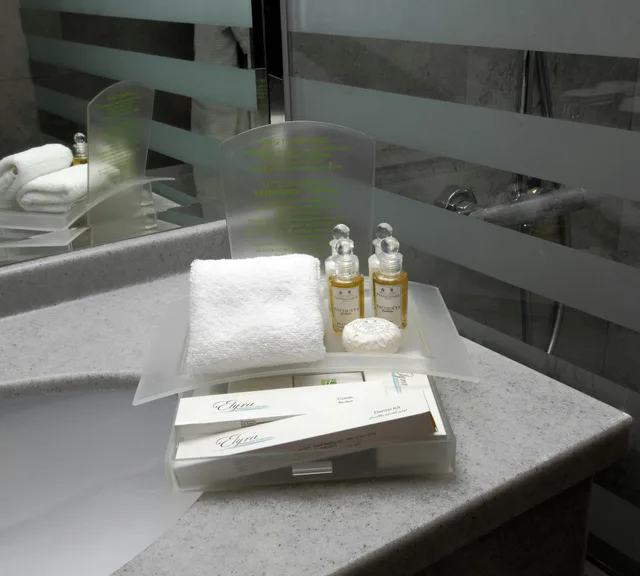 غرفة تنفيذية بسرير كينج، فندق هوليدي ان - كورنيش الخبر(Holiday Inn Al Khobar - Corniche) 6/6