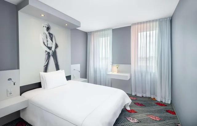 غرفة تنفيذية بسرير كوين، Park Plaza Berlin 3/6