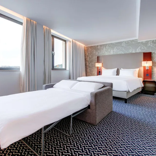 Family, Sea View, Radisson Blu Waterfront Hotel, Jersey 4/6