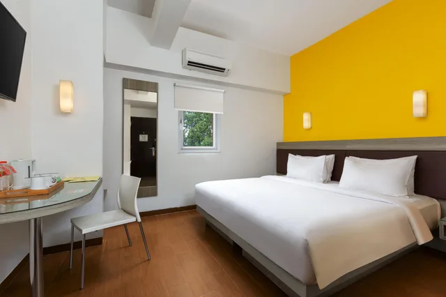 Smart, Hollywood, Amaris Hotel Padjajaran Bogor 1/1
