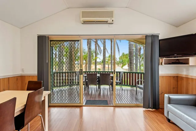 كابينة سوبيريور بغرفتي نوم، Discovery Parks - Lake Hume, Victoria 2/4