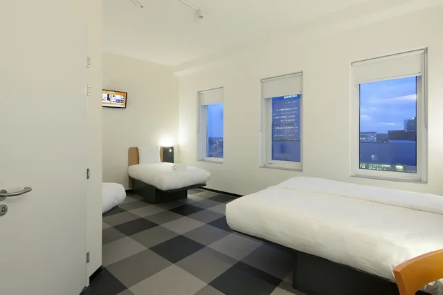 غرفة عائلية رباعية بسرير مزدوج وسريرين منفصلين، easyHotel Amsterdam Arena Boulevard 10/10