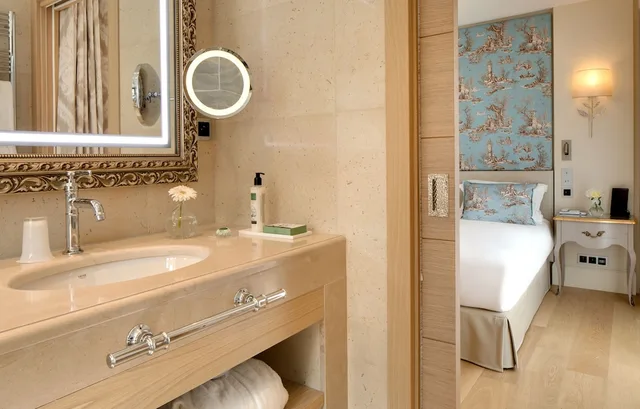 Prestige, Deluxe, King Bed, Terrace or Garden View, Le Mas de Pierre 3/4