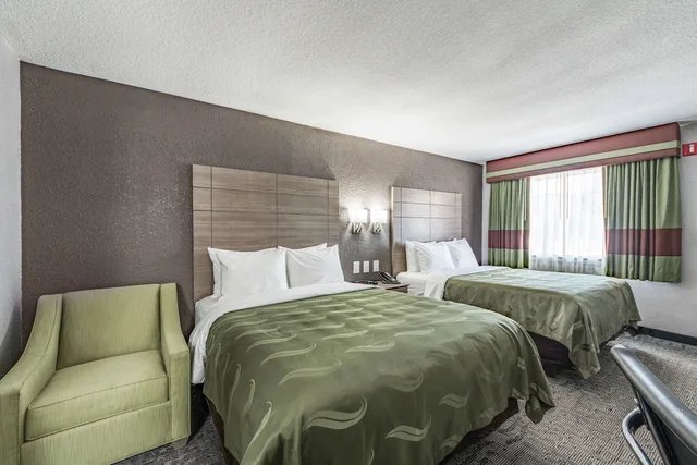 غرفة بسريرين كوين لذوي الإعاقة، Quality Inn I-10 East near Frost Bank Center 3/5