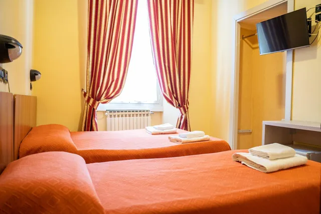 غرفة كلاسيكية ثلاثية، Hotel Ferrarese Roma 3/10
