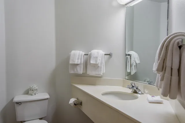 غرفة ديلوكس بسرير كينج، Motel6 Redmond, OR 4/4