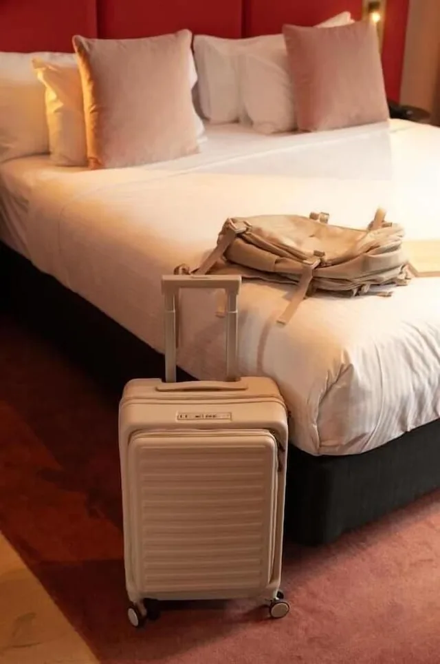 2 Bedrooms, Skyline, Connecting, 2 King Beds، Quincy Hotel Melbourne 5/9