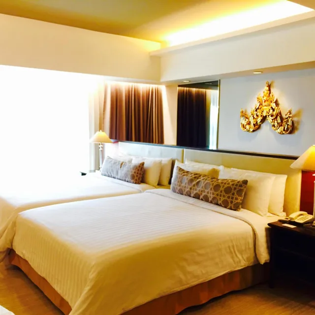 Residential, Suite، Indra Regent Hotel 1/8