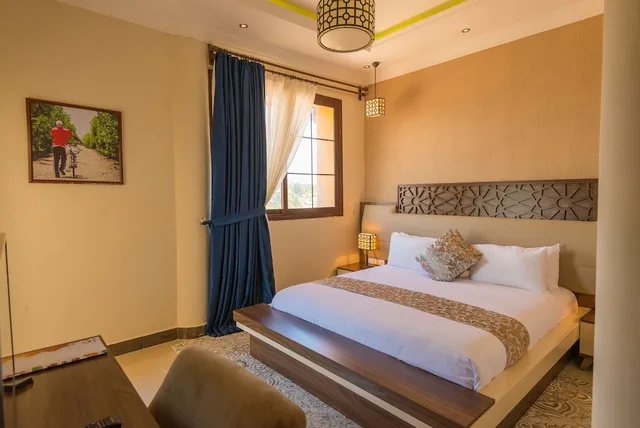 جناح بسرير كينج بإطلالة على المدينة بغرفة نوم واحدة بمطبخ صغير، GOLDEN TULIP ZANZIBAR RESORT 3/8