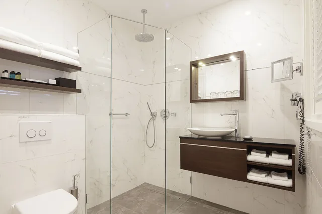 Semi Basement, Triple, 1 Queen and 1 Single Bed, Partial View، Notting Hill 8/8