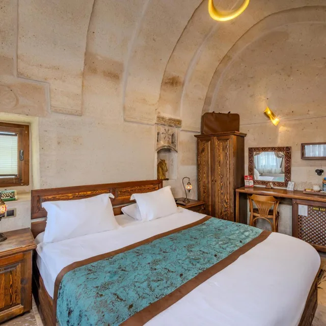 جناح بجاكوزي، Cappa Via Cave Hotel 4/10