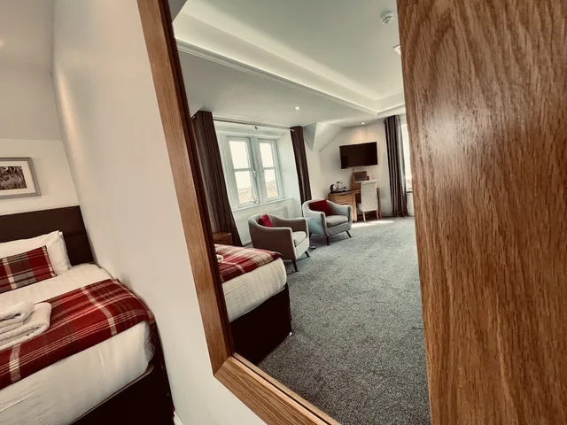 غرفة عائلية بسرير مزدوج وسرير فردي بإطلالة على البحر، Bettyhill Hotel 3/10