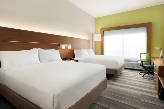 غرفة قياسية بسريرين كوين، Holiday Inn Express Suites Cincinnati South Wilder 1/3