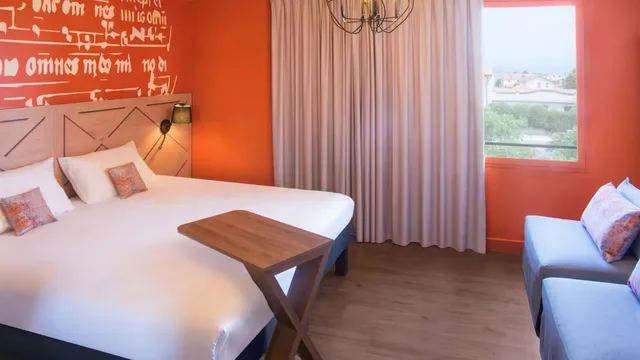Standard, Double Bed, 2 Sofa, Ibis Styles Carcassonne La Cite 3/10