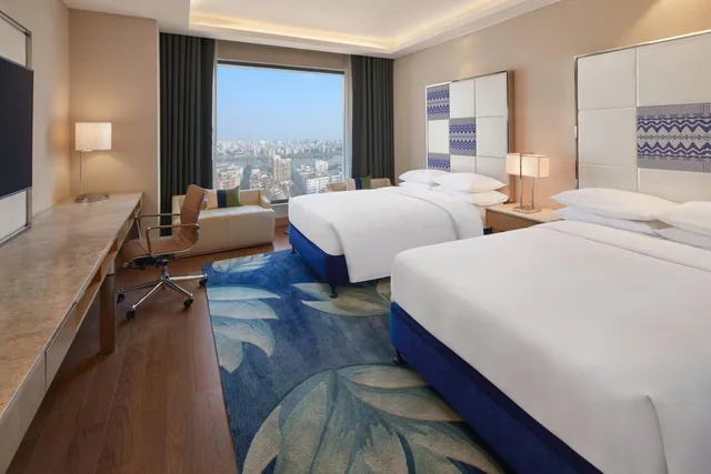 غرفة ديلوكس بسريرين منفصلين، Renaissance Dhaka Gulshan Hotel 2/5