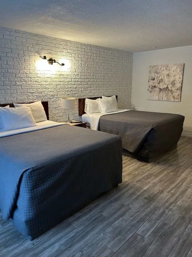 غرفة قياسية بسريرين كوين، Complexe Dix80 2/6