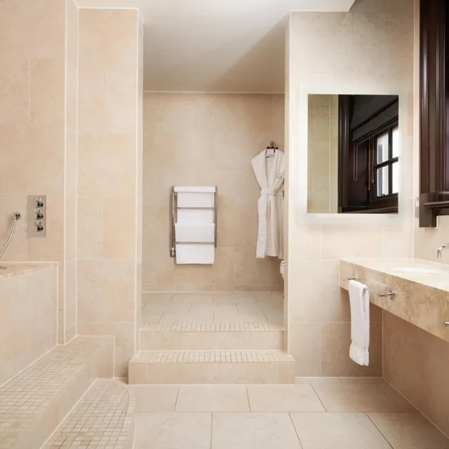 Heritage, Grand, Suite, King Bed, The Grand York 12/13