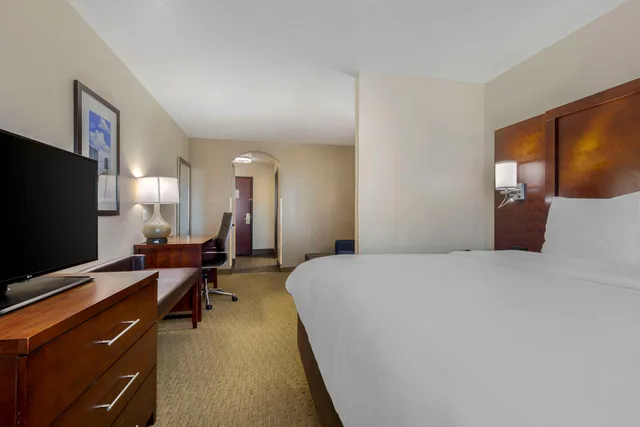 جناح لذوي الإعاقة، Comfort Suites Benbrook - Fort Worth Southwest 1/4
