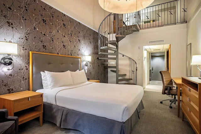 Junior Suite, 2 Queen Beds, Chateau Bromont 8/10