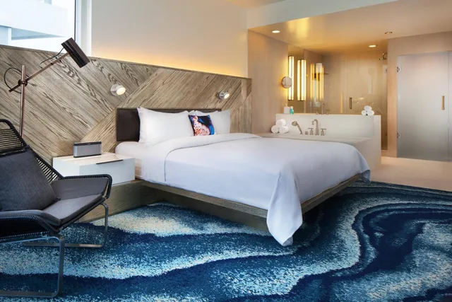 2 Bedrooms, Residential, Supreme, Suite, 2 King Beds, 2 Queen Beds, Ocean View, Sofa, Balcony، W Fort Lauderdale 2/4