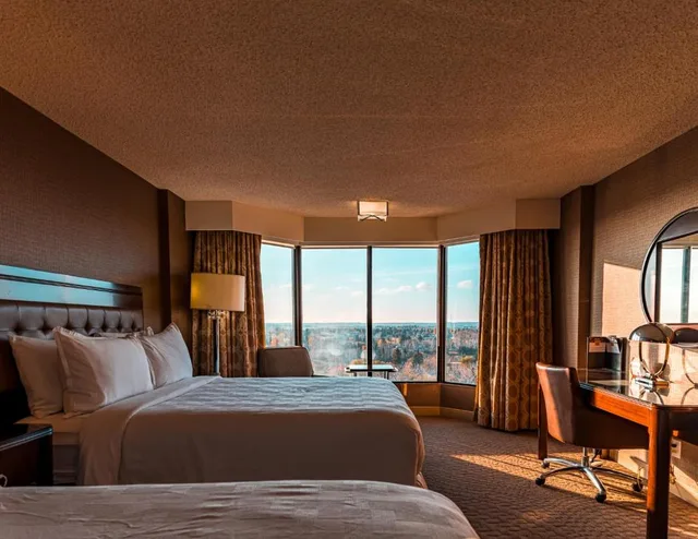 Room, 2 Queen Beds, Club Floor، Red Deer Resort & Casino 1/4