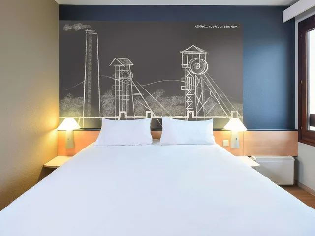 Studio, King Bed, Ibis Charleroi Airport Brussels South 1/3